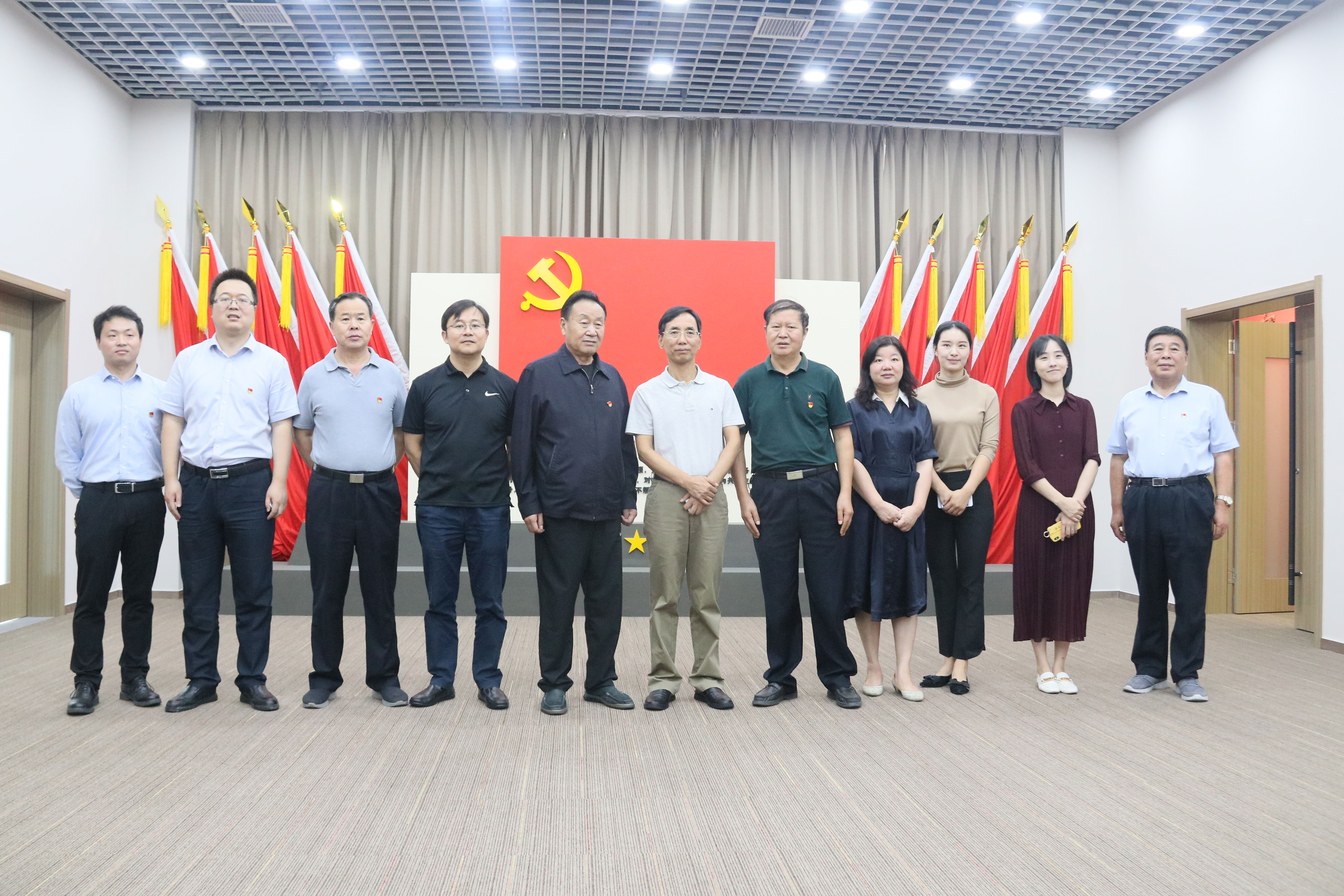 【歡迎】非公有制企業(yè)黨建雜志社總編杜大強一行蒞臨新蒲集團調研指導工作